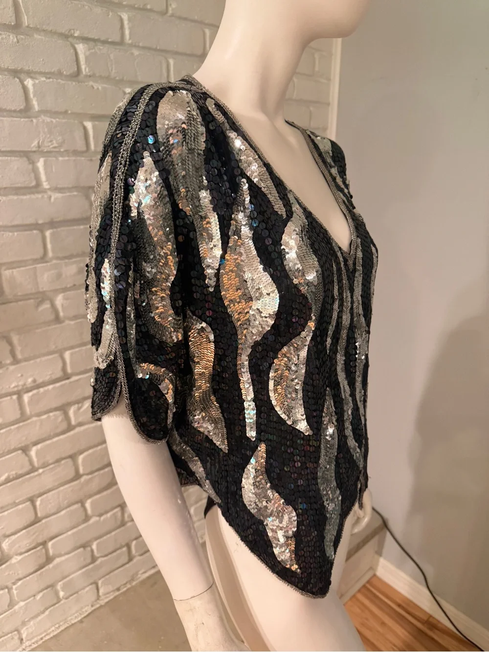 St. Honore NWT Vintage 100% Silk Black & Silver Zebra Sequin Top OS